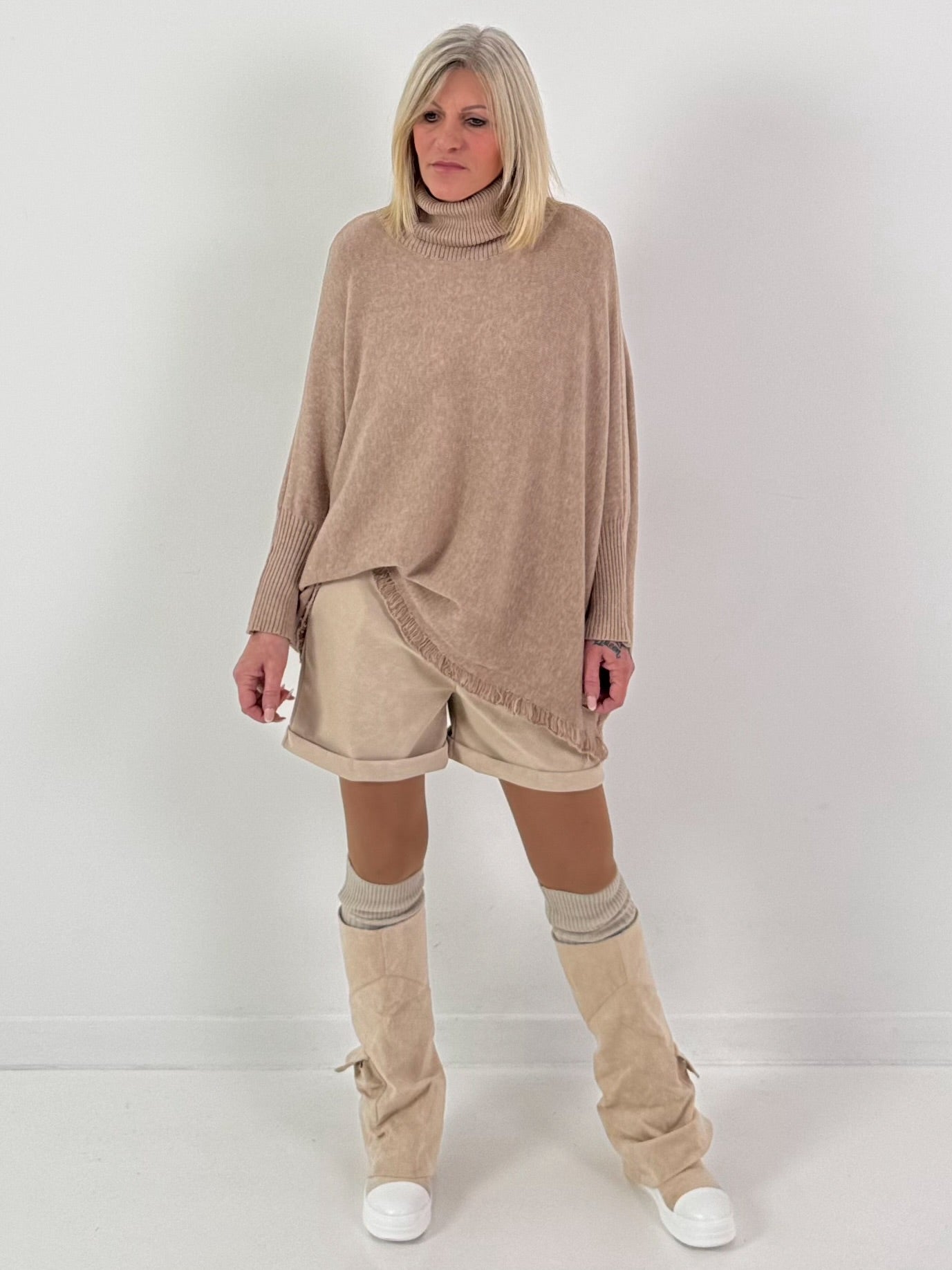 Leather-look shorts, model "Velvet Shine" - beige