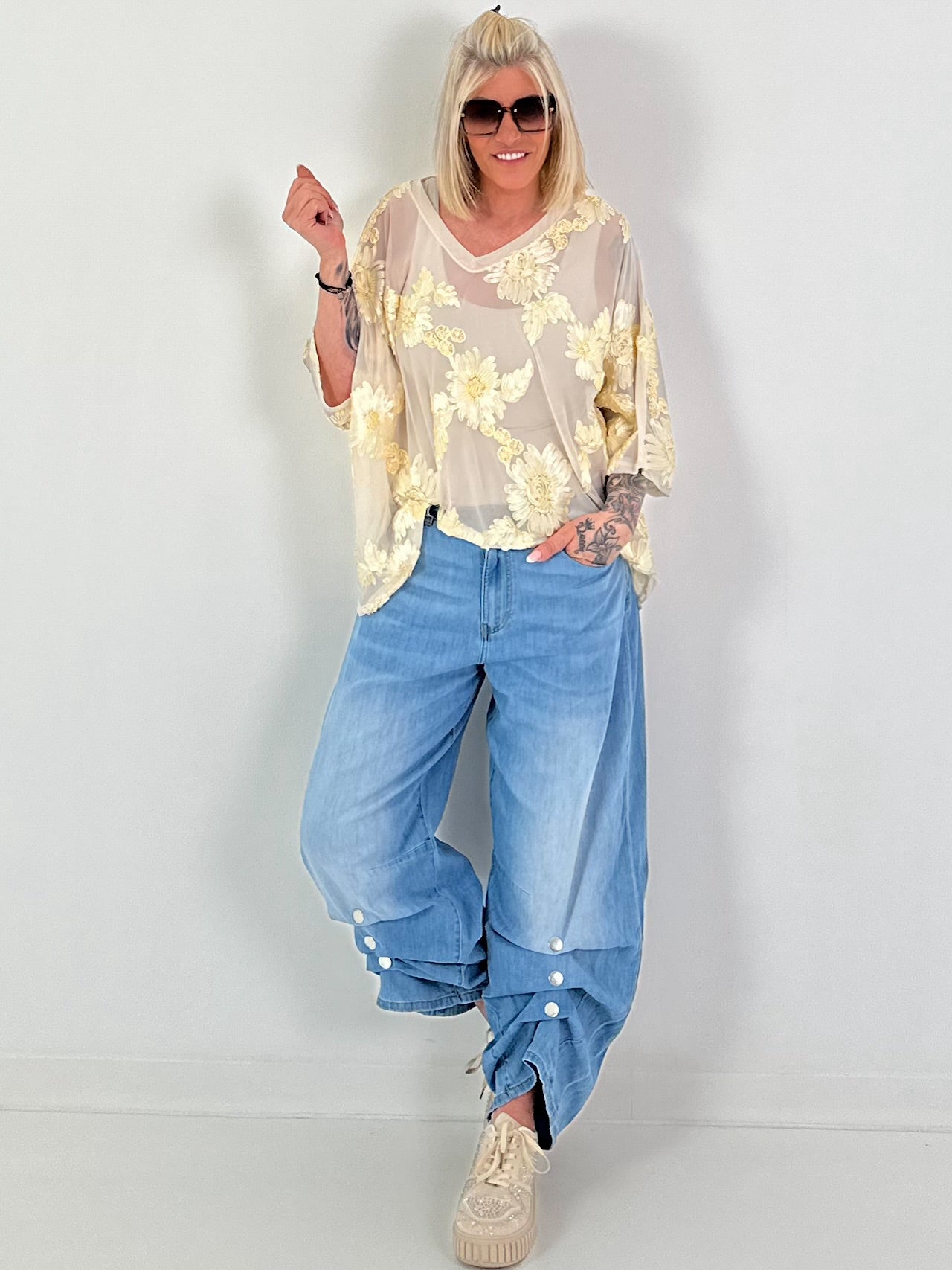 Mesh shirt with 3D fabric flowers - beige