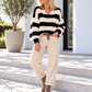 Gestreifter Pullover mit V-Neck - schwarz-beige
