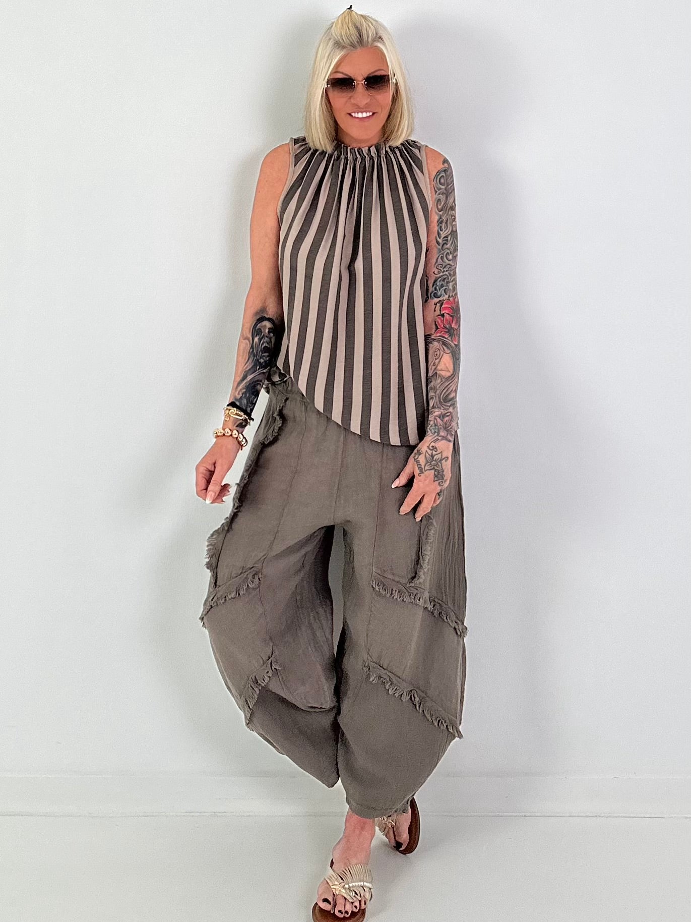 Striped top with ruffled collar - taupe-dark brown