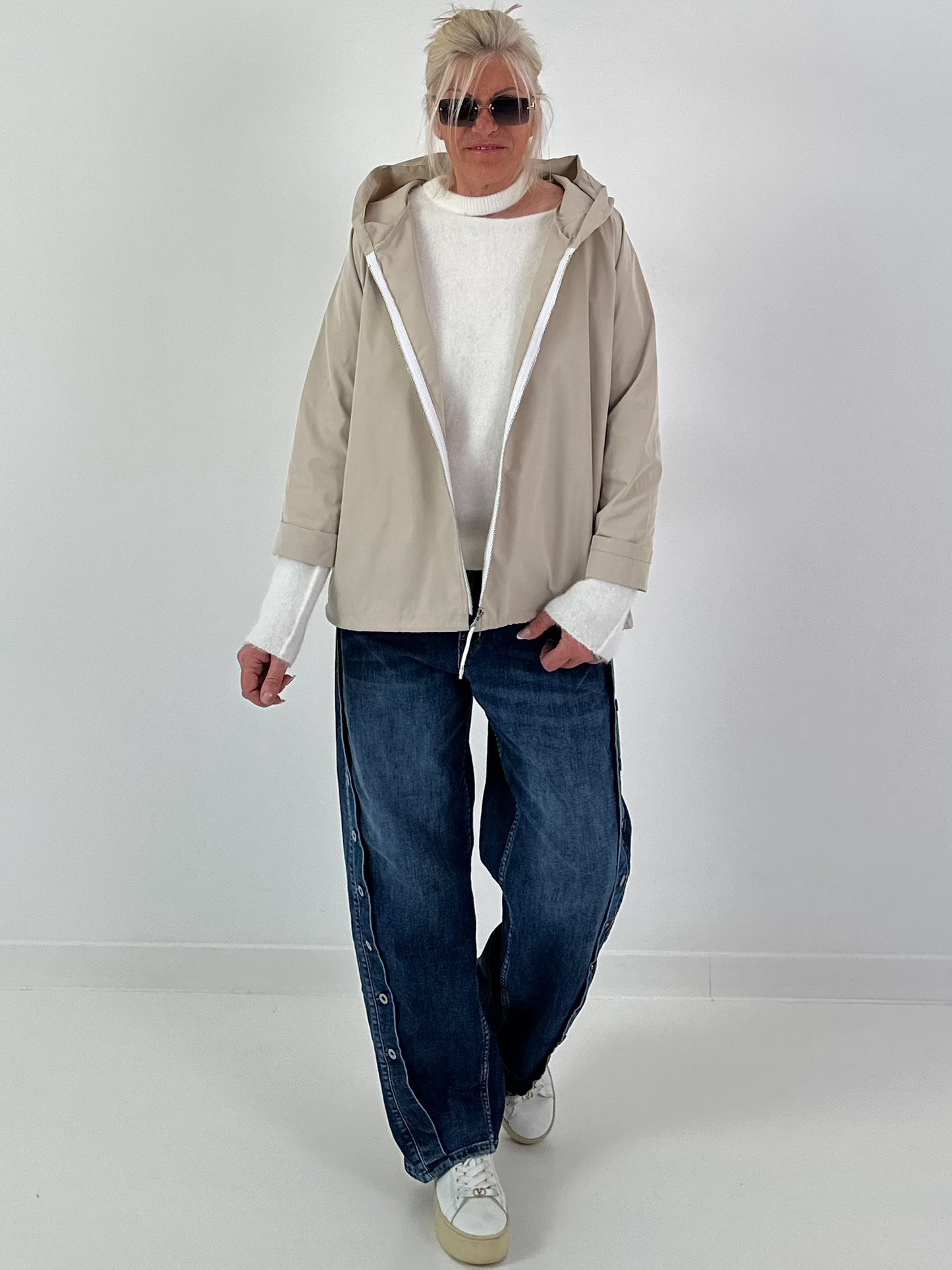 Jeans with vertical button placket - denim