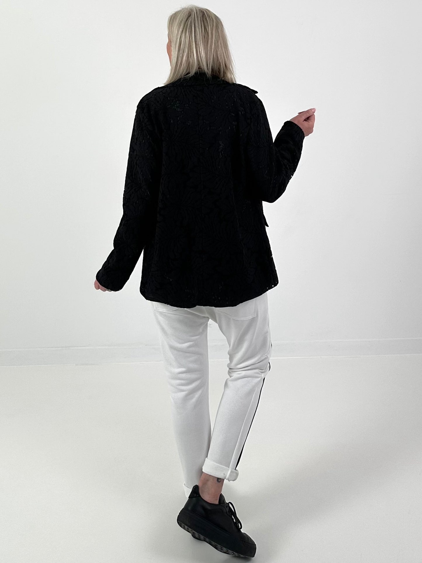 Blazer aus floraler Spitze - schwarz