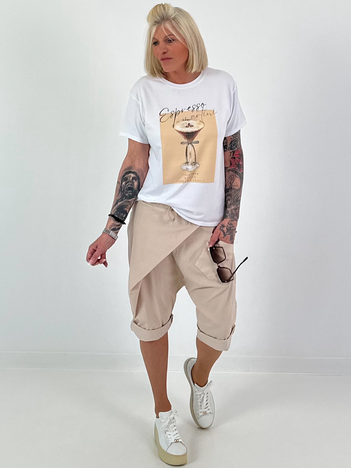 T-Shirt with Espresso Print - white