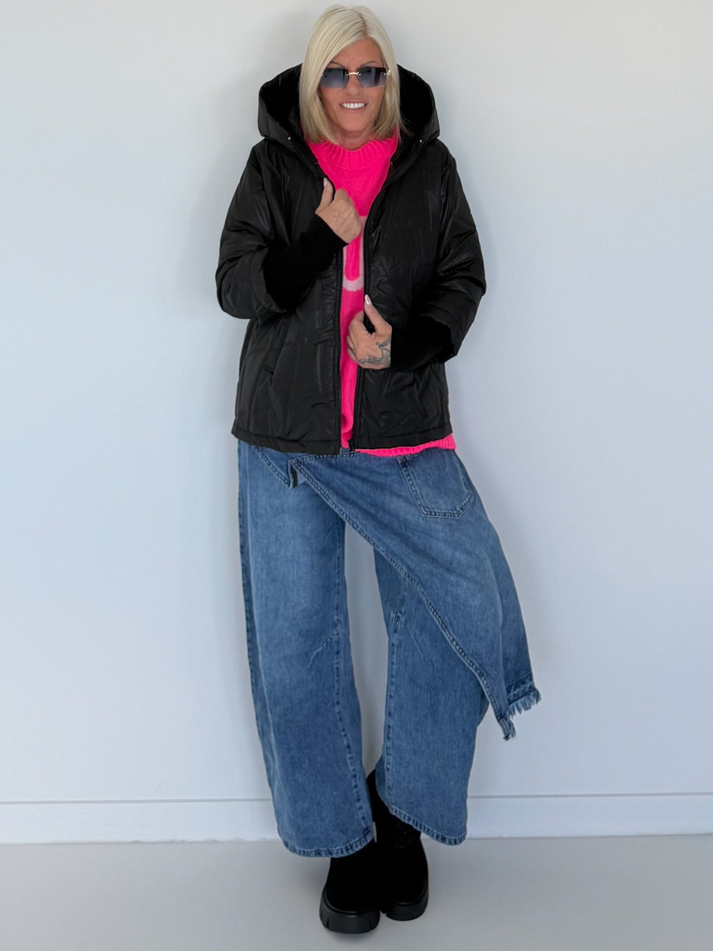 Jacke mit Strickarm und Kapuze - schwarz