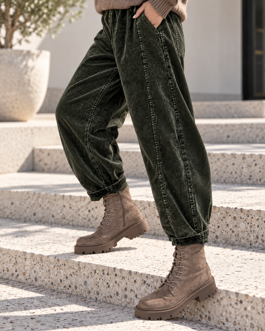 Weiche Ballon-Cordhose mit Gürtel - stone-washed-oliv