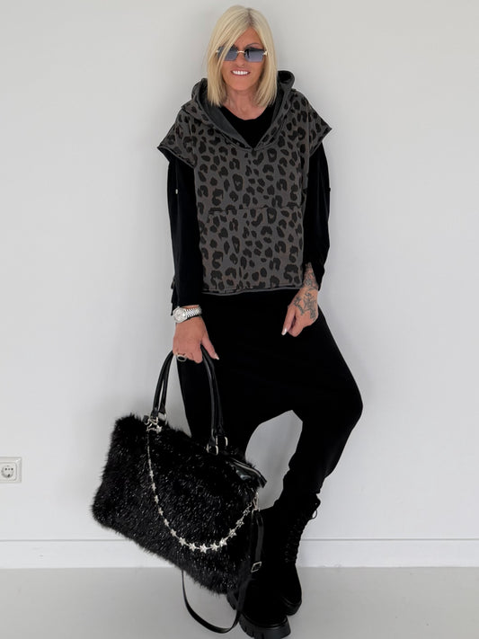 Kurzarm-Hoodie mit All Over Leo-Print - anthrazit ( lieferbar ab ca 28.08.26)