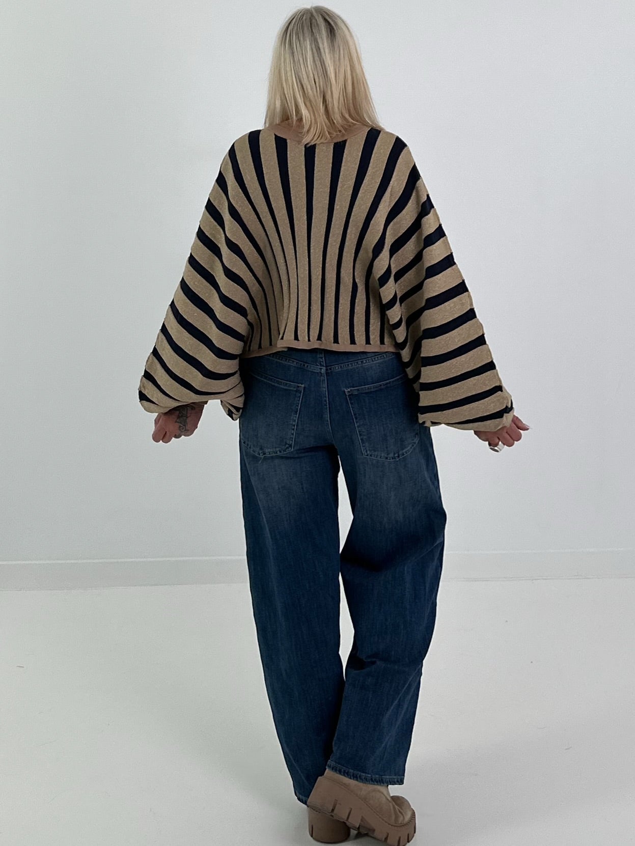 Extravaganter Oversized Pullover - dunkelblau - gold
