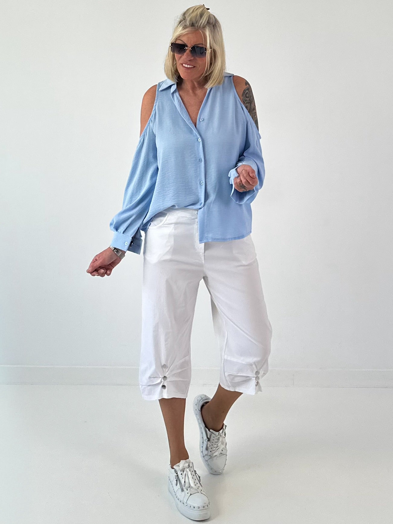 Bluse mit cold shoulder Detail - hellblau