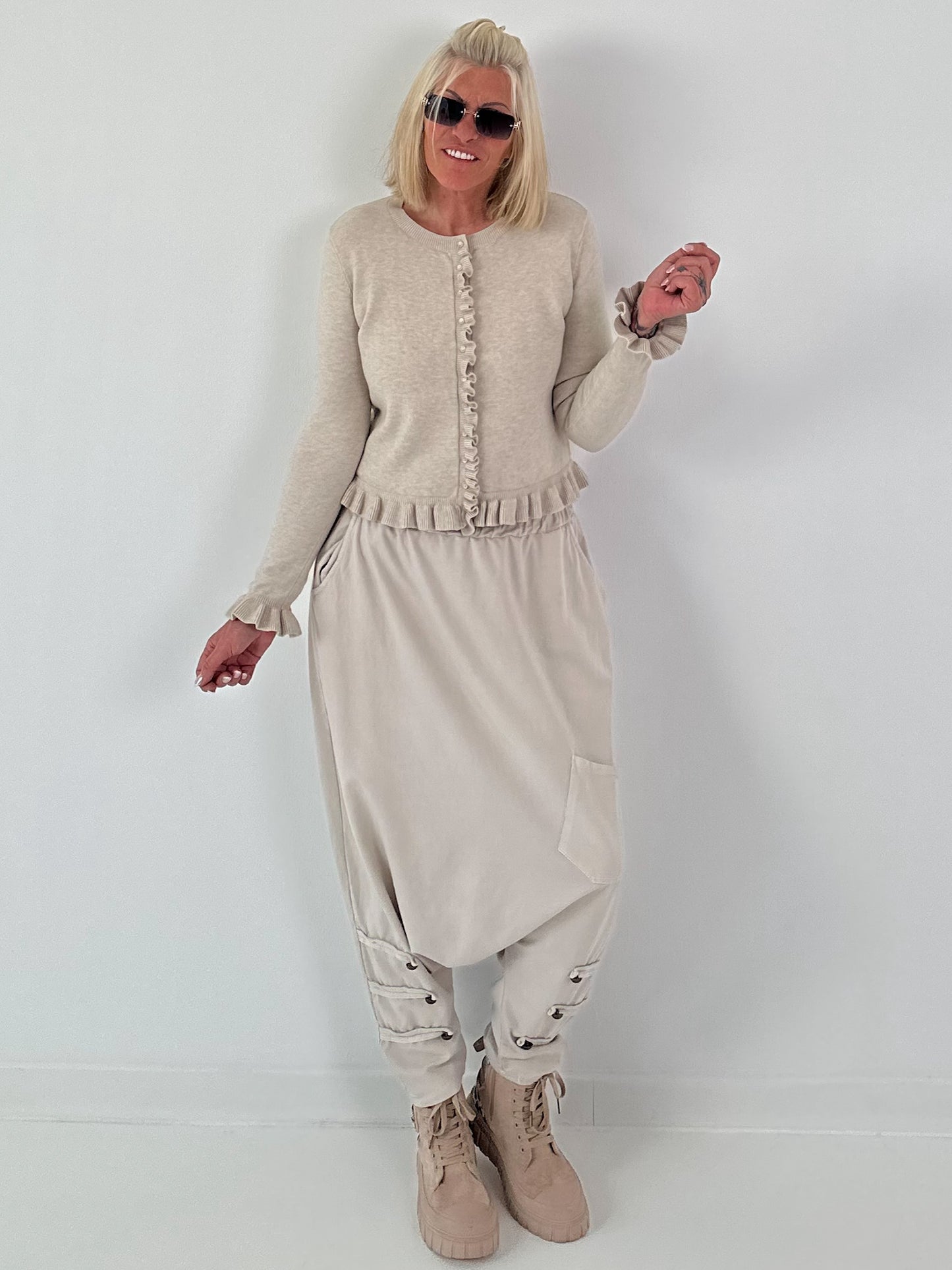 Gebreid vest met ruches - beige