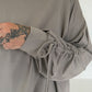 Shirt mit gerafftem Arm - taupe