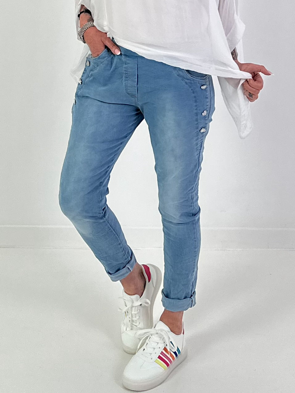 Jeans with heart buttons - blue