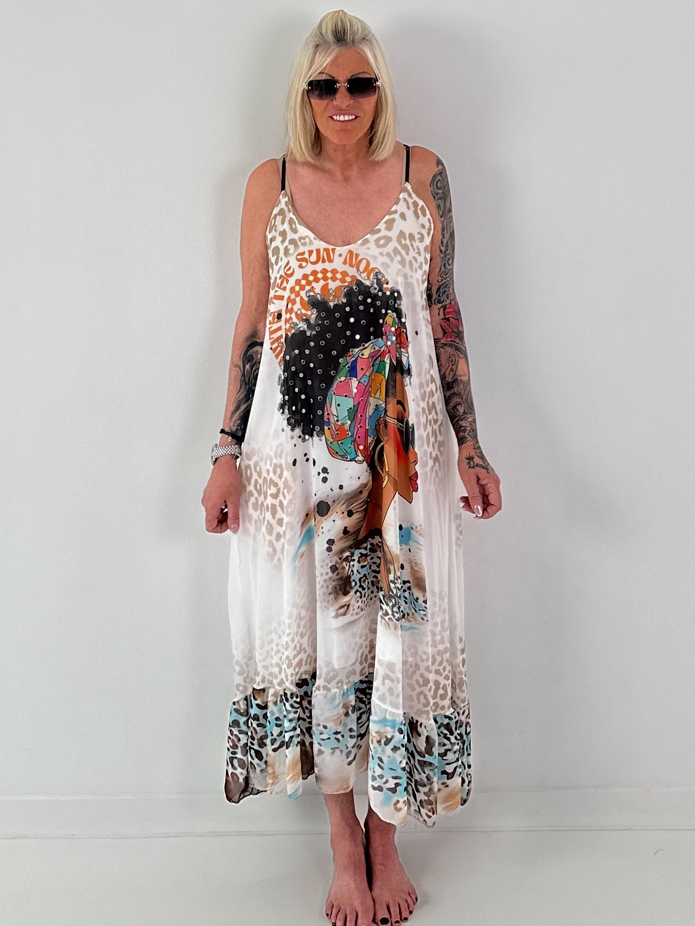 Luftiges Kleid mit verstellbaren Trägern - weiss-leo-mehrfarbig