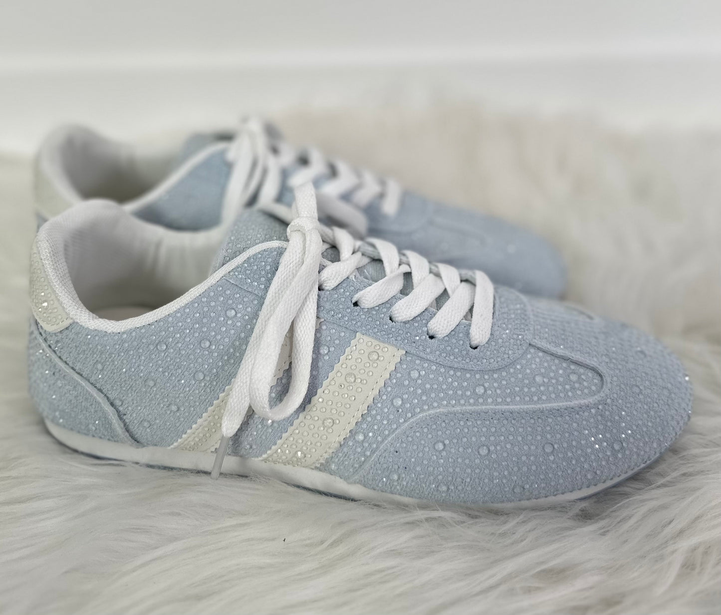 Sneaker mit Steinchen - hellblau