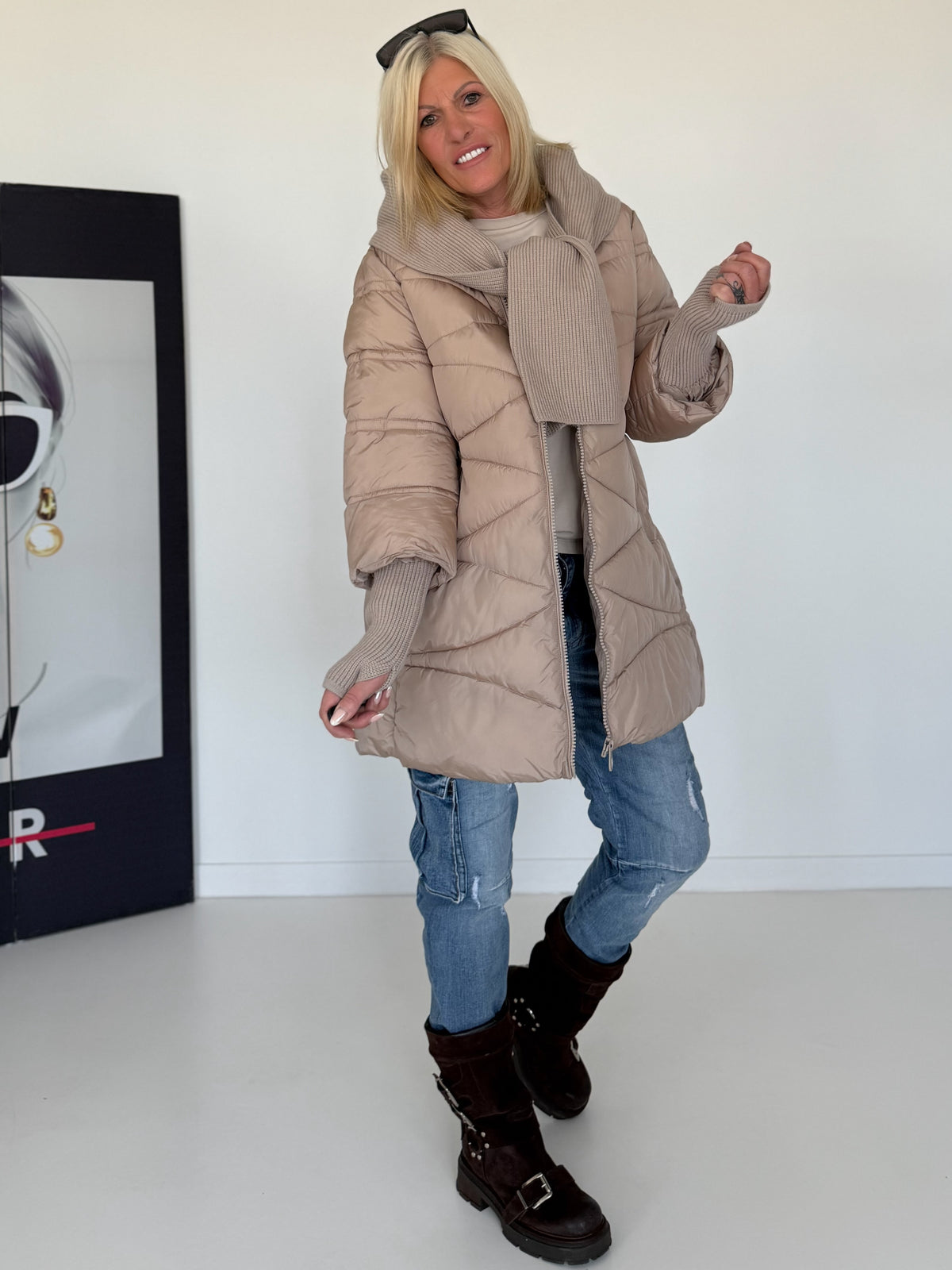 Winterjacke 2 Looks mit Stulpenärmeln und abnehmbarem Strickeinsatz - beige