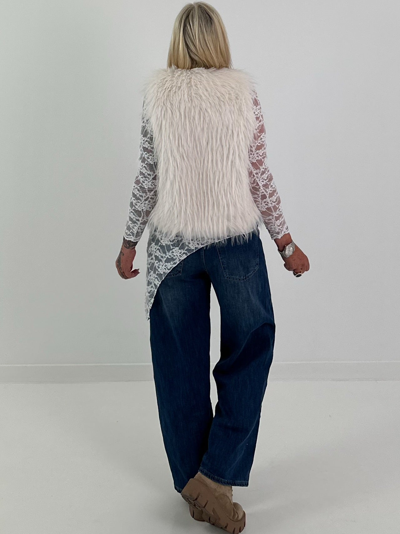 Stylish faux fur vest - white