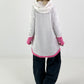 Lässiger Long Hoodie mit Daumenloch und trendigen Sternenelementen - weiss