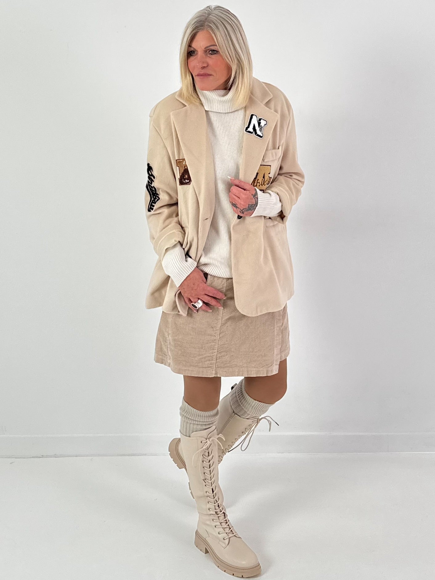 Rock Shorts Modell "Skorty" - beige