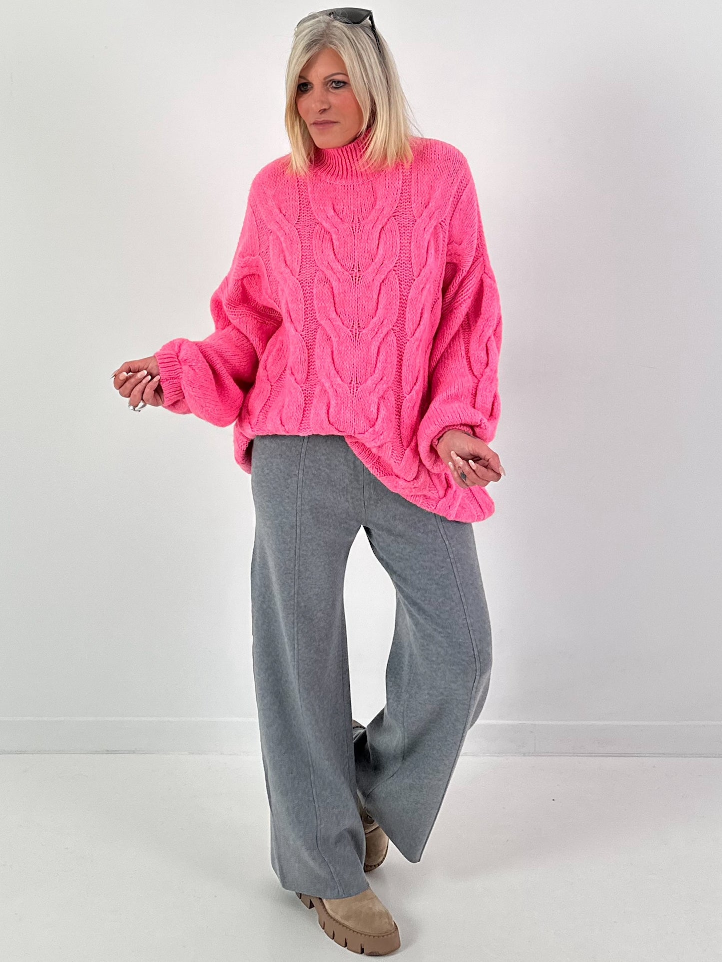 Lässiger Pullover mit Zopfmuster Modell "Pure Cable" - candy