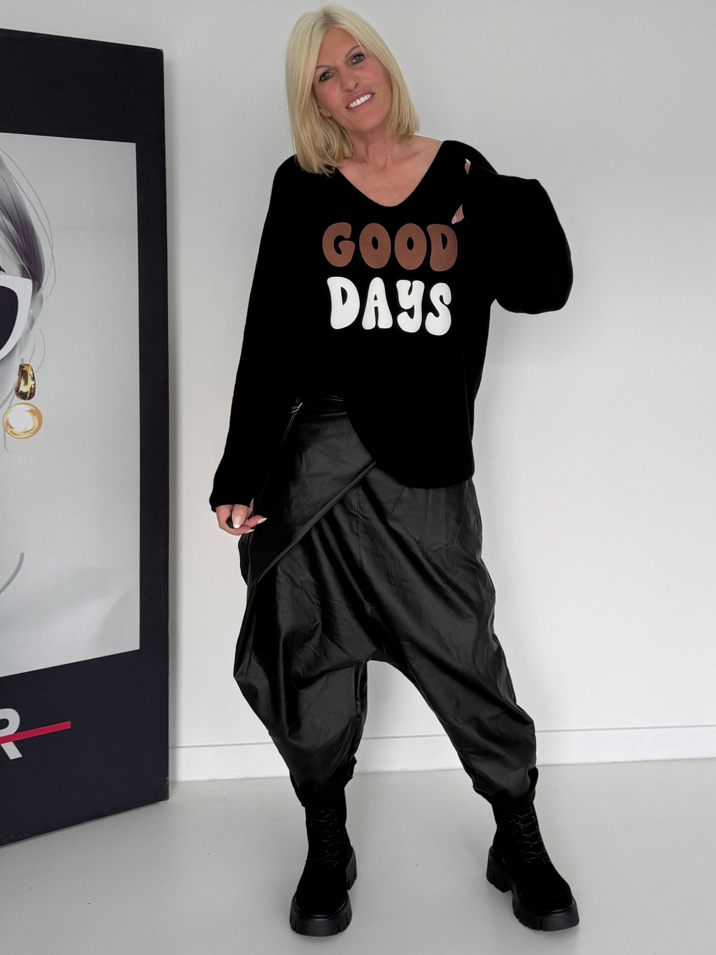 Oversized Pullover Good Days - schwarz