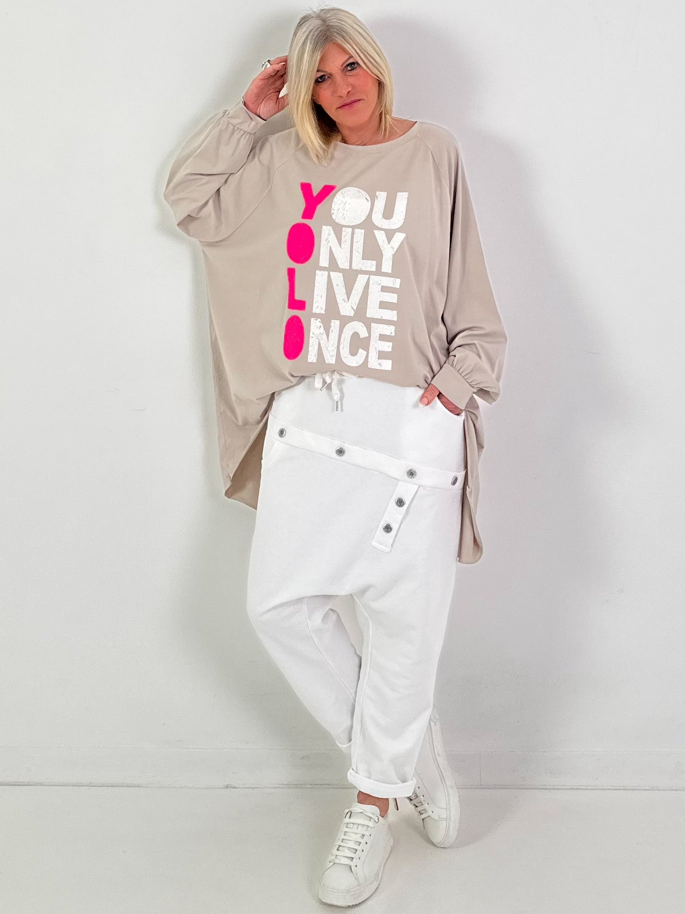 Oversized Shirt Modell "Life Power" - beige