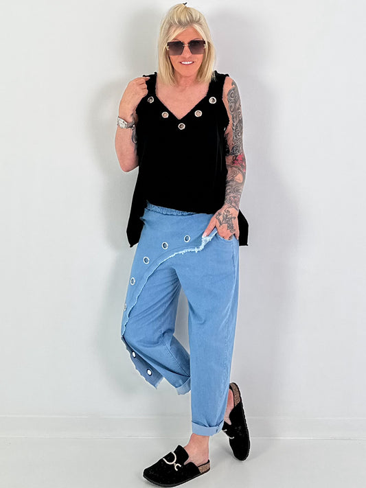 Oversized Top mit silbernen Ösen - schwarz
