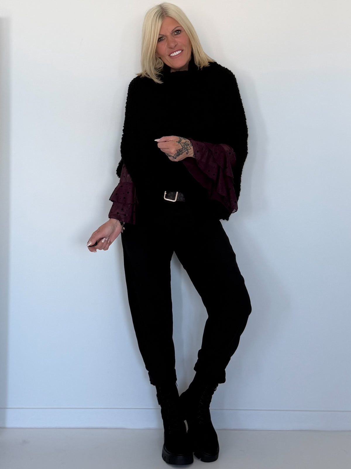 Cozy chunky-knit slipover - black