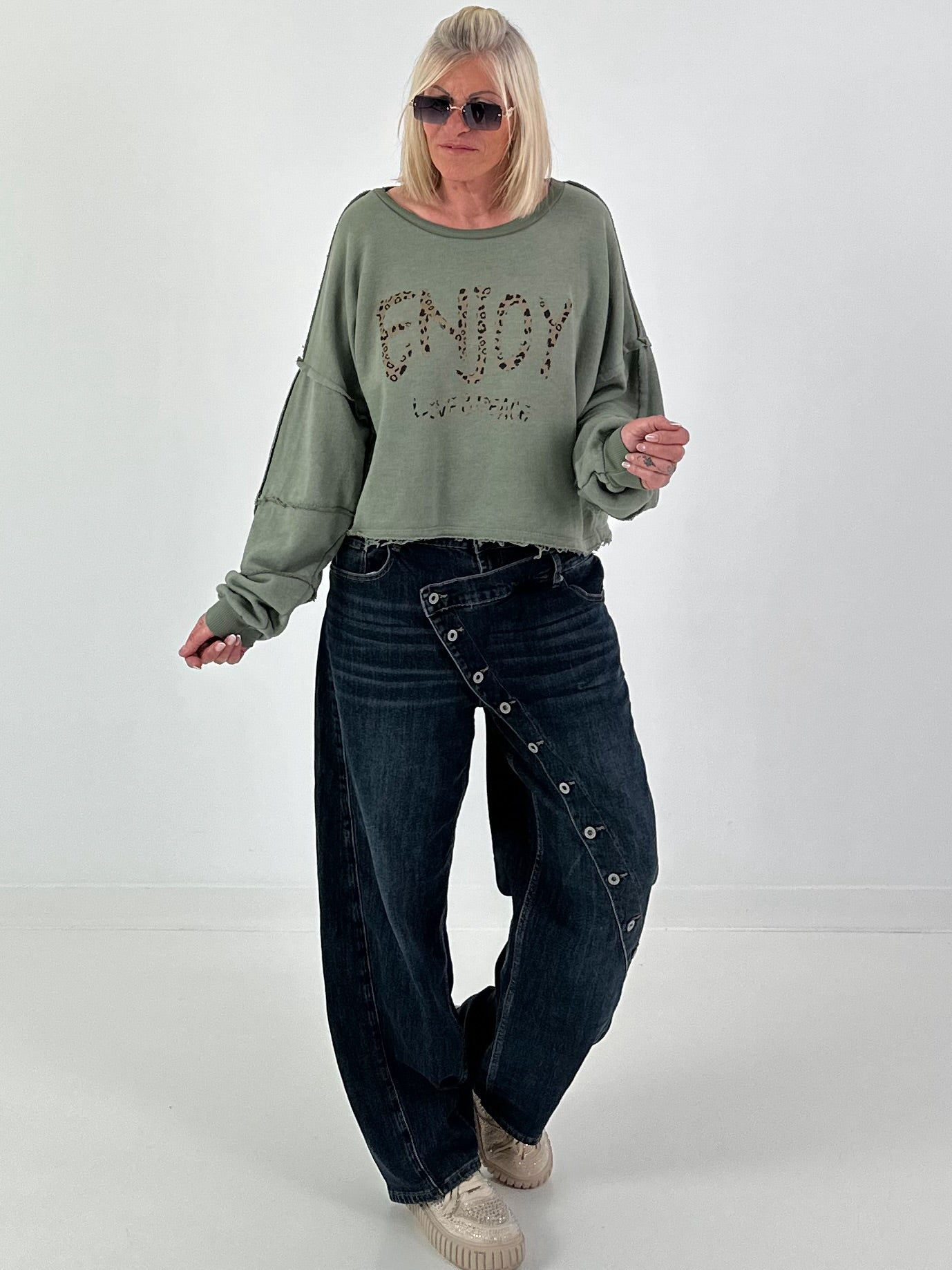 Sweater with reverse seams and print - olive