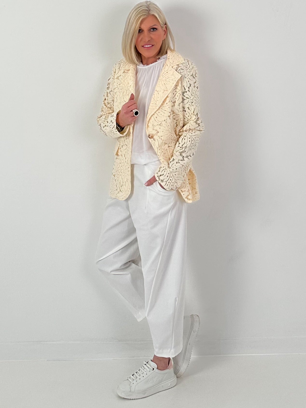 Blazer aus floraler Spitze - vanille