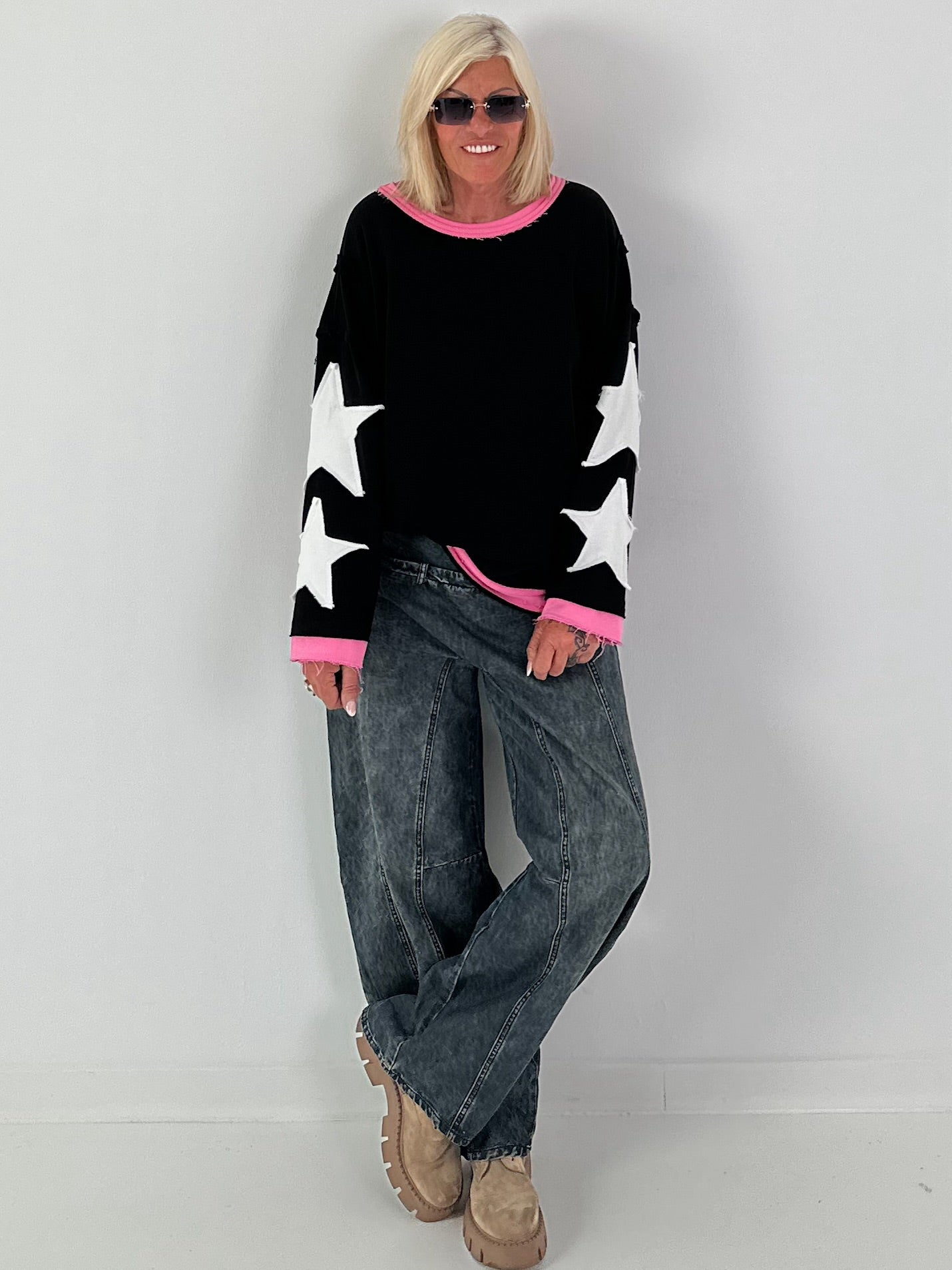 Sweatshirt mit trendigen Sternelementen- schwarz
