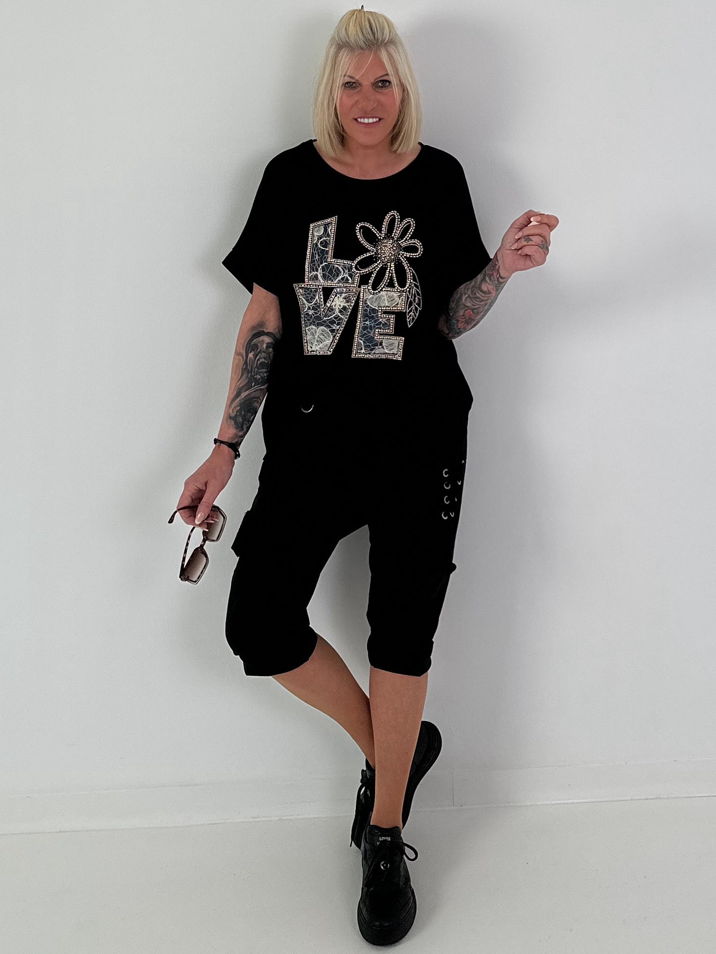 T-Shirt Love mit Strasssteinen - schwarz