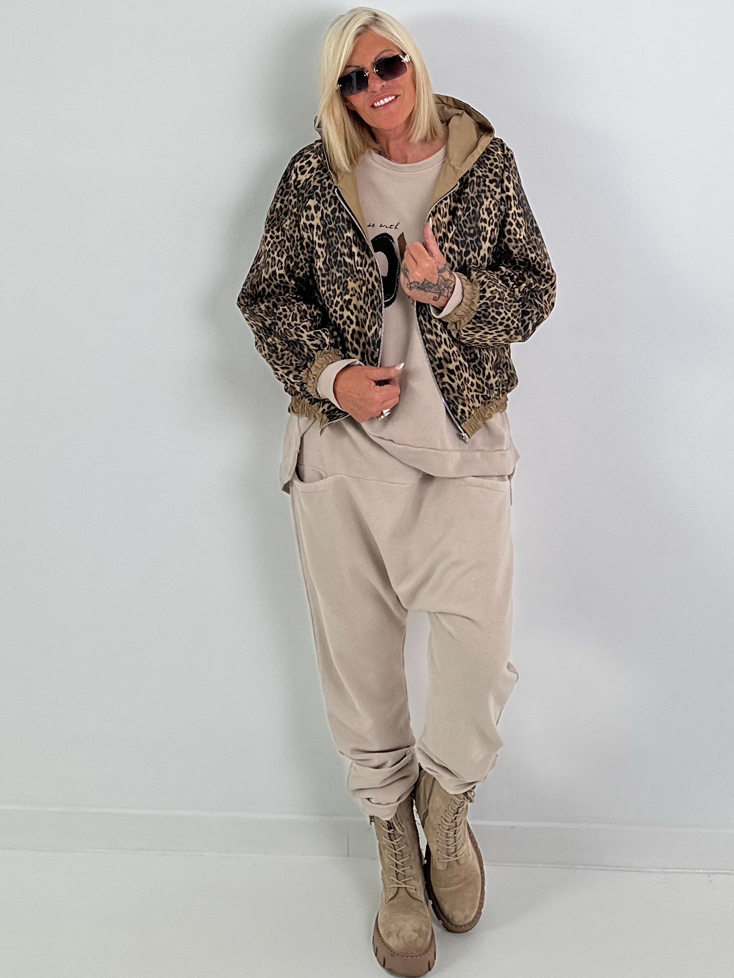 2 in 1 Jacke mit Leo-Print - camel