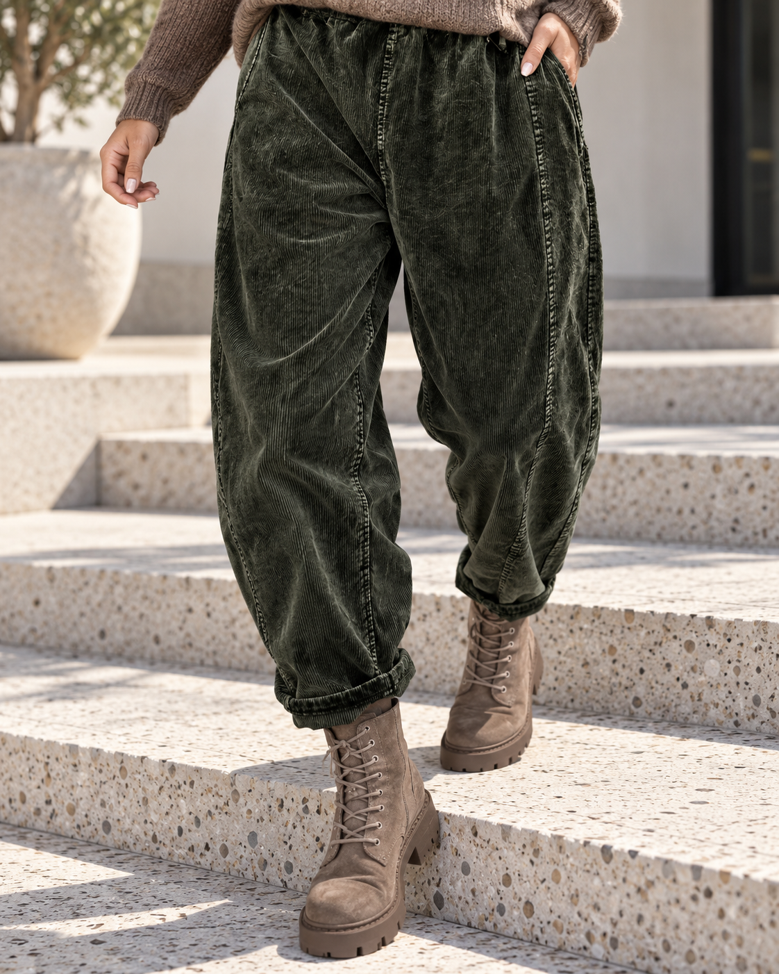 Weiche Ballon-Cordhose mit Gürtel - stone-washed-oliv