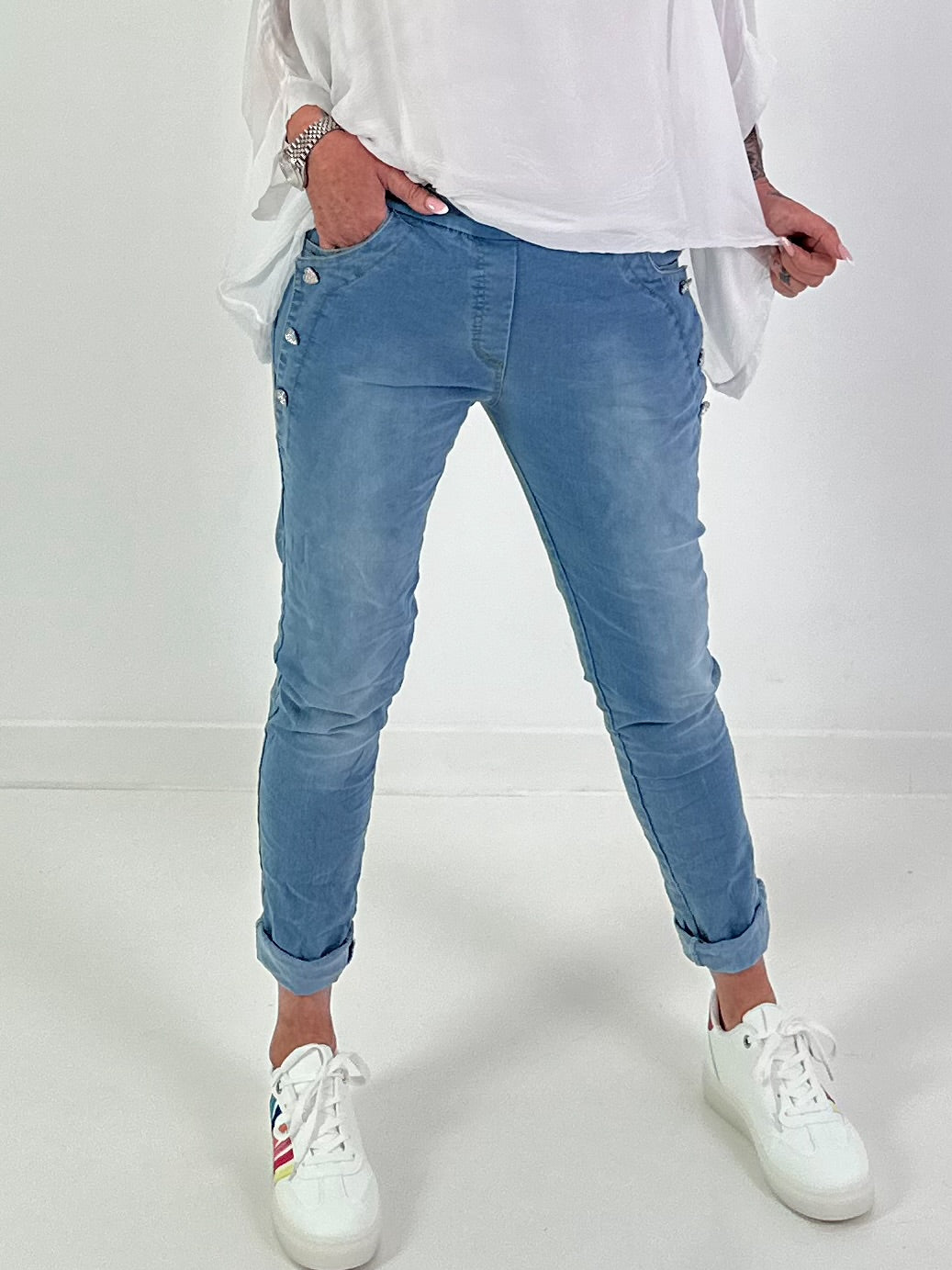 Jeans with heart buttons - blue