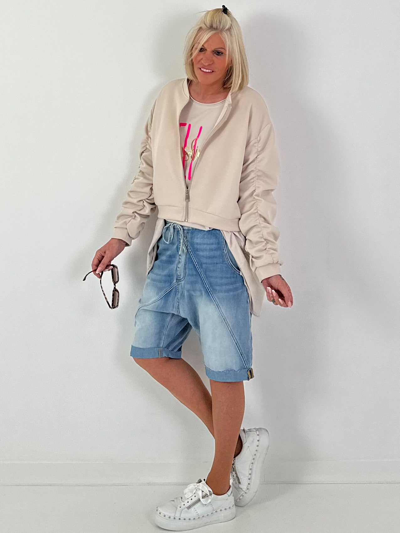 Bomber jacket with ruched sleeves - beige