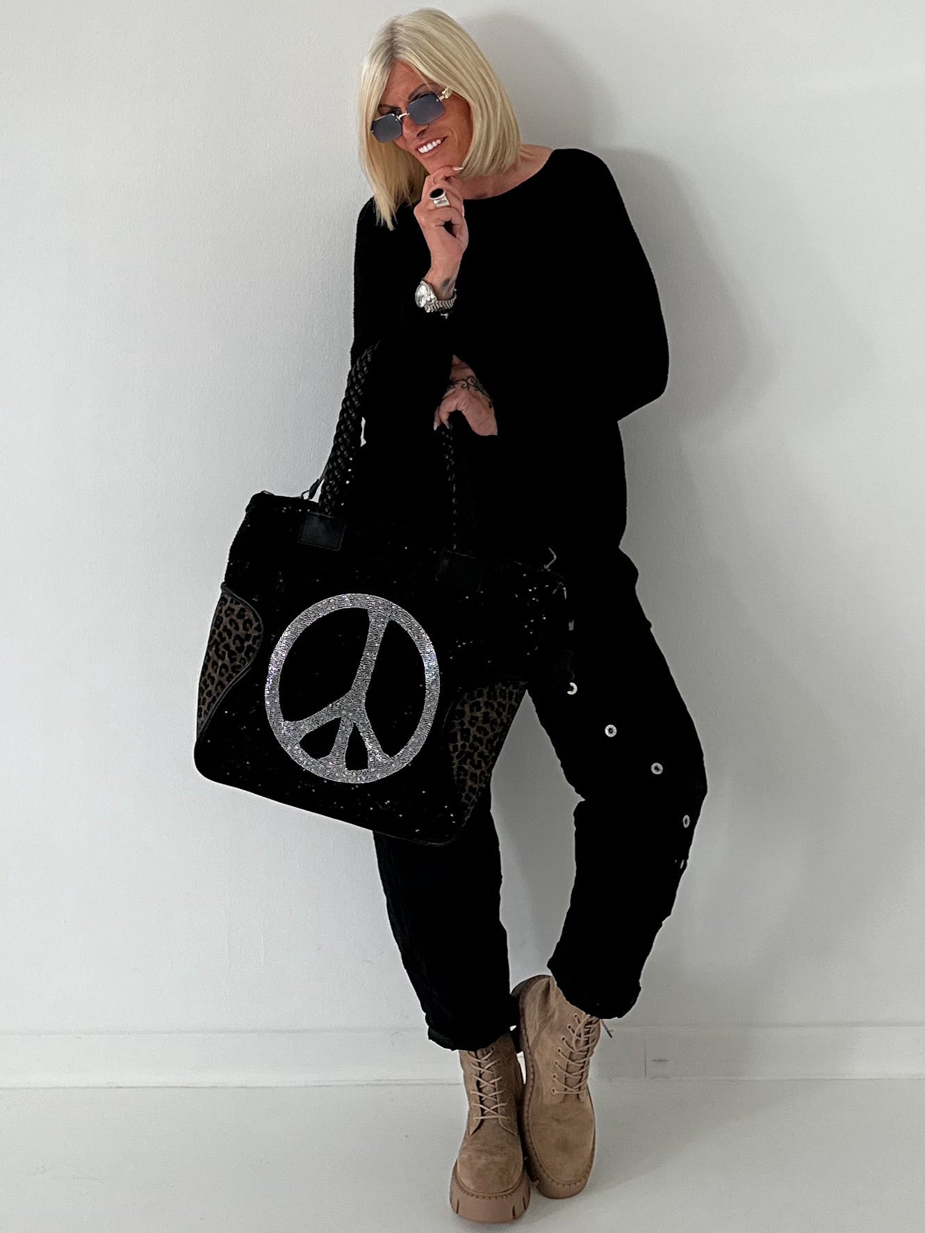 Soft Oversized Basic Pullover - Black