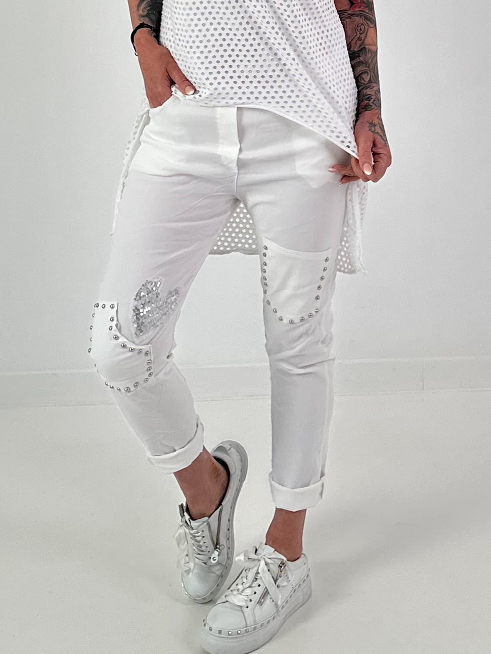 Hose mit Nieten und Paillettendetails - weiss