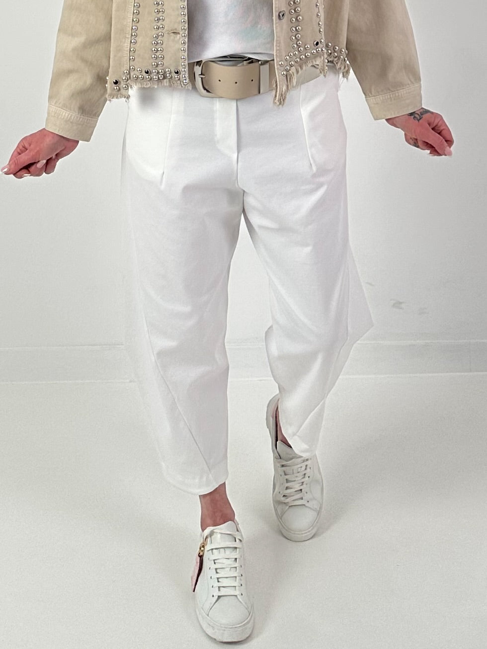 Ballonhose mit asymmetrischer Naht - weiss