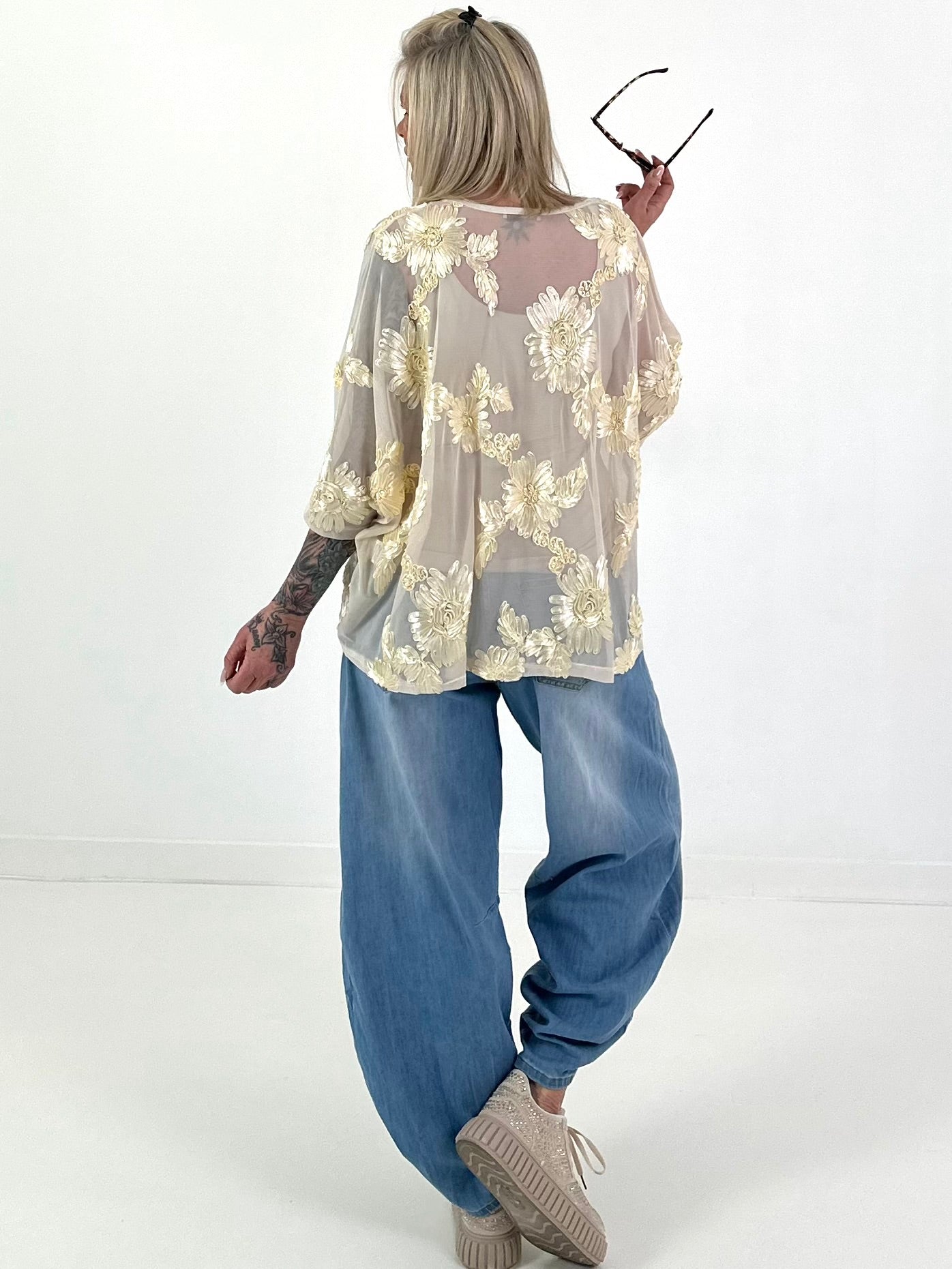 Mesh shirt with 3D fabric flowers - beige