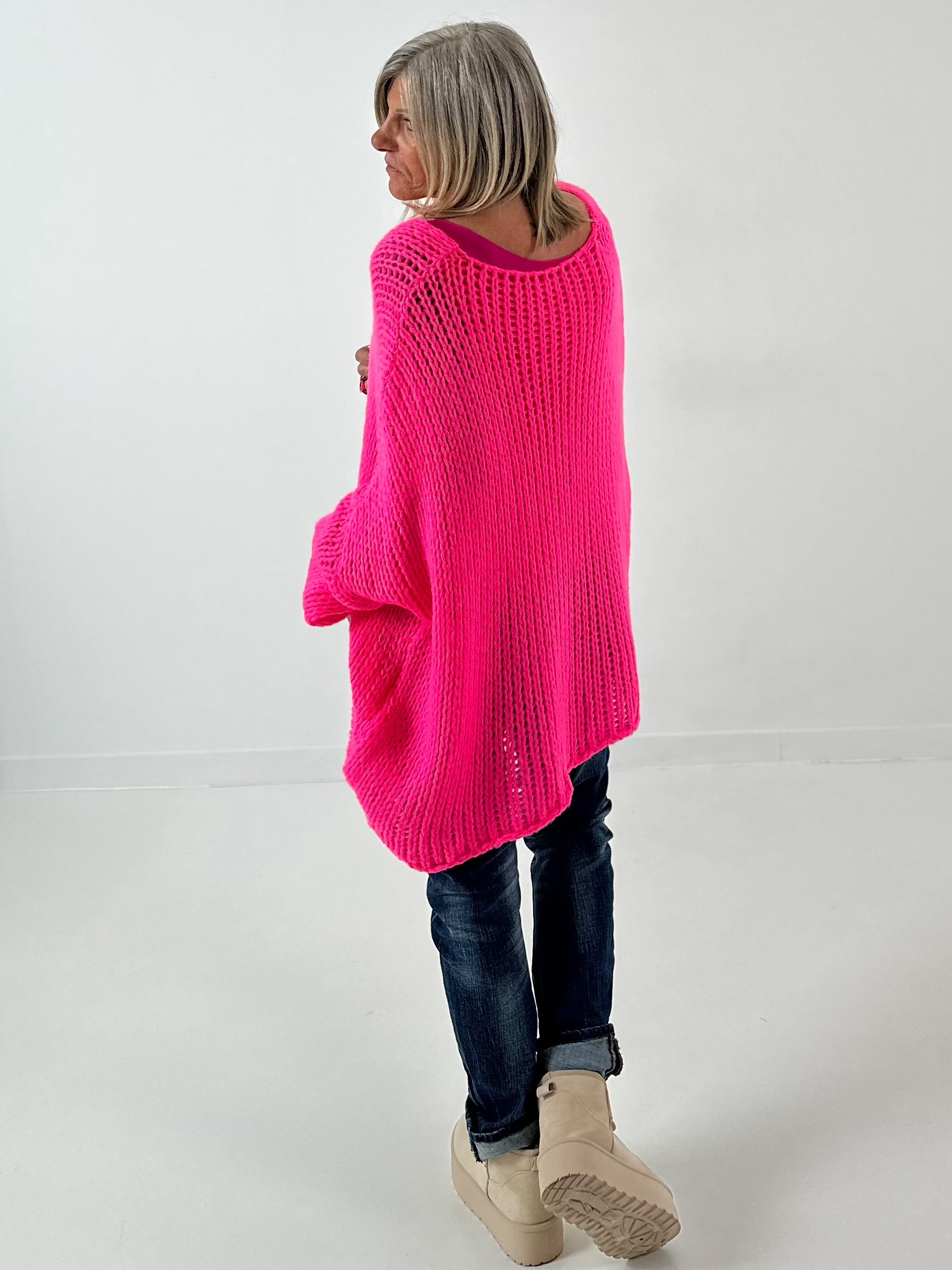 Neon Pink Oversize Pullover Damen Pink Chunky Knit Sweater Model