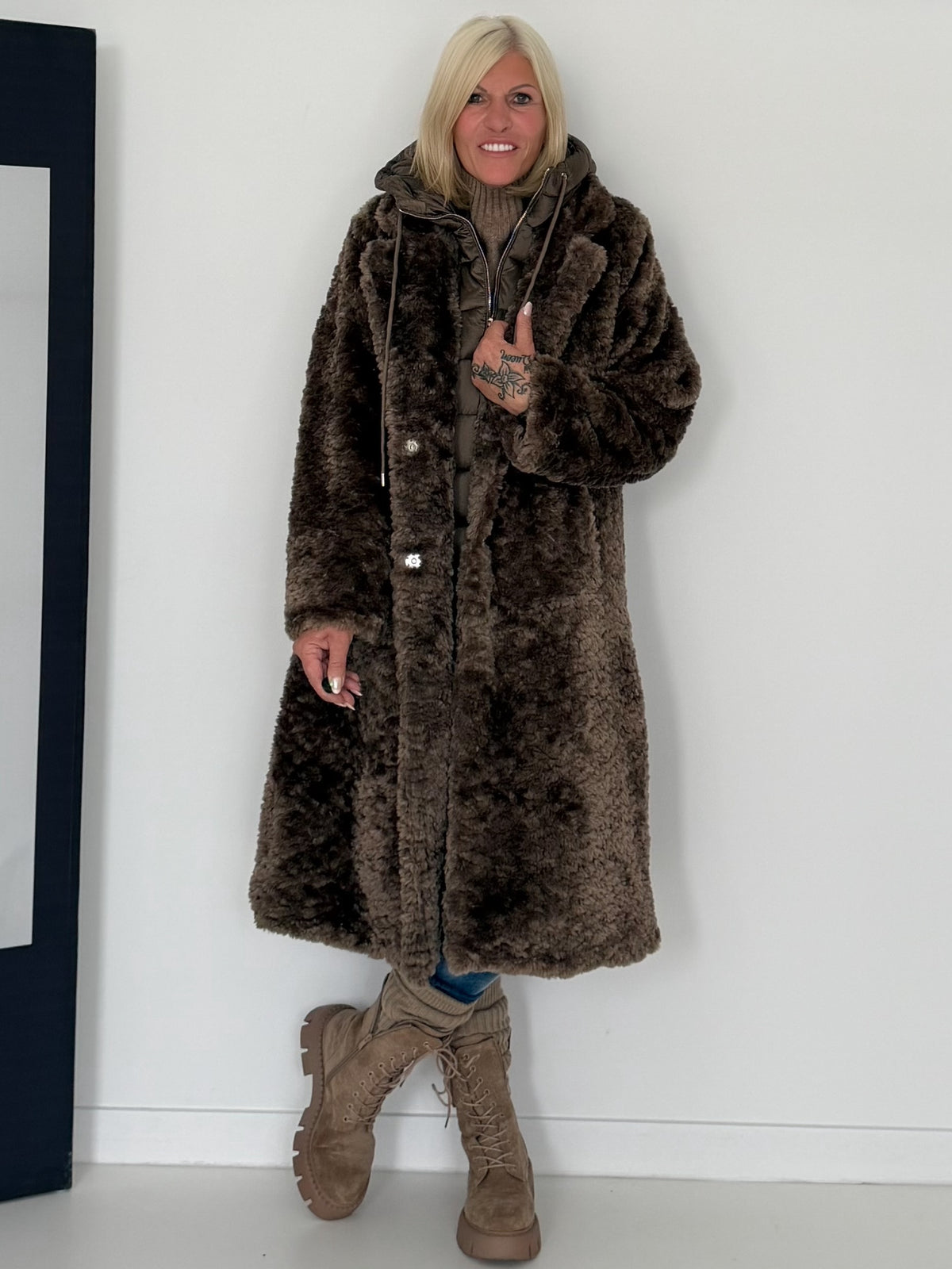 Kuscheliger Mantel mit abnehmbarem Westeneinsatz - taupe