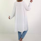 Oversized Long-Shirt mit seitlichen Spitzeneinsätzen - weiss