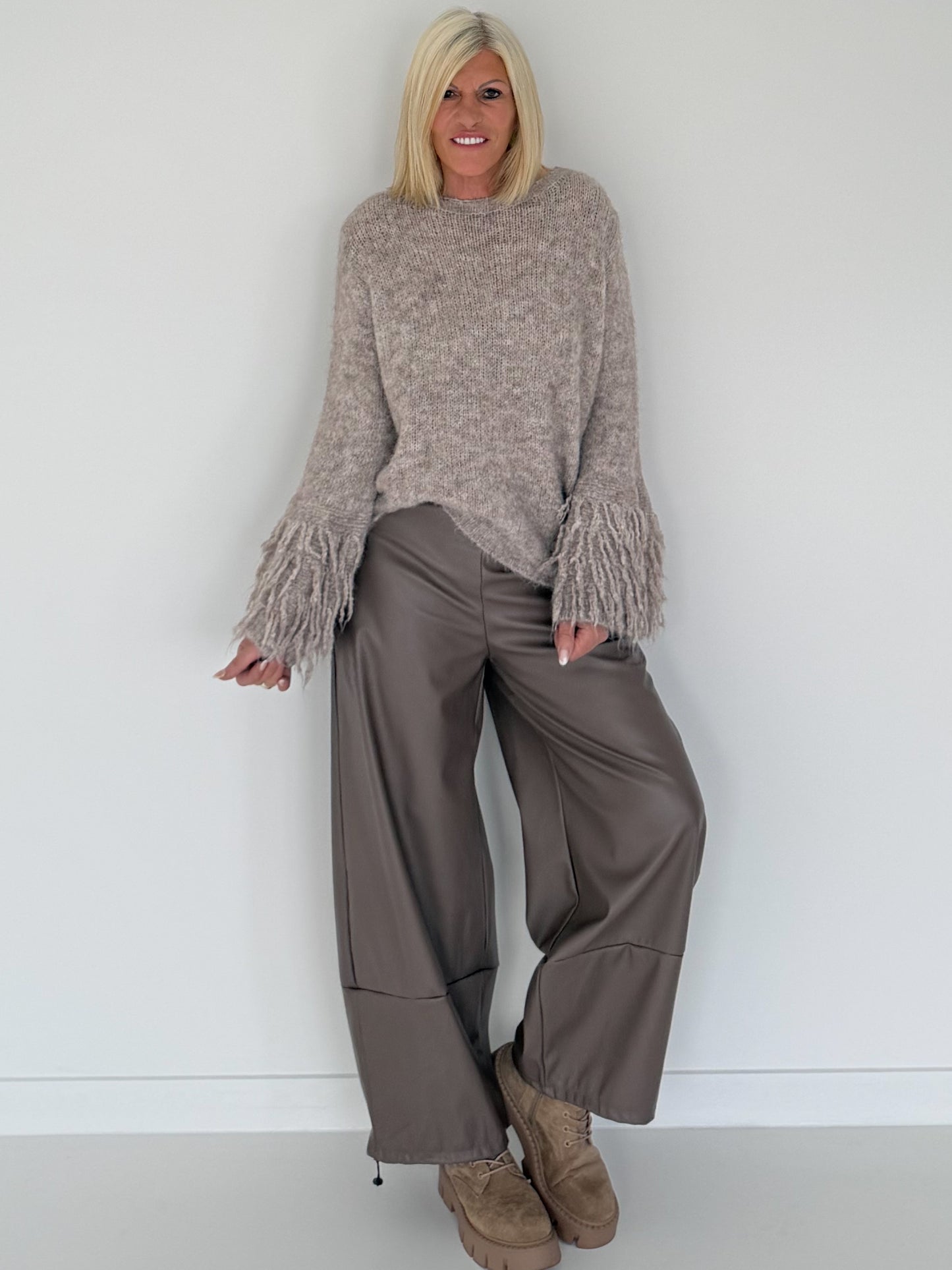 Vegane Lederhose 2 Looks - taupe