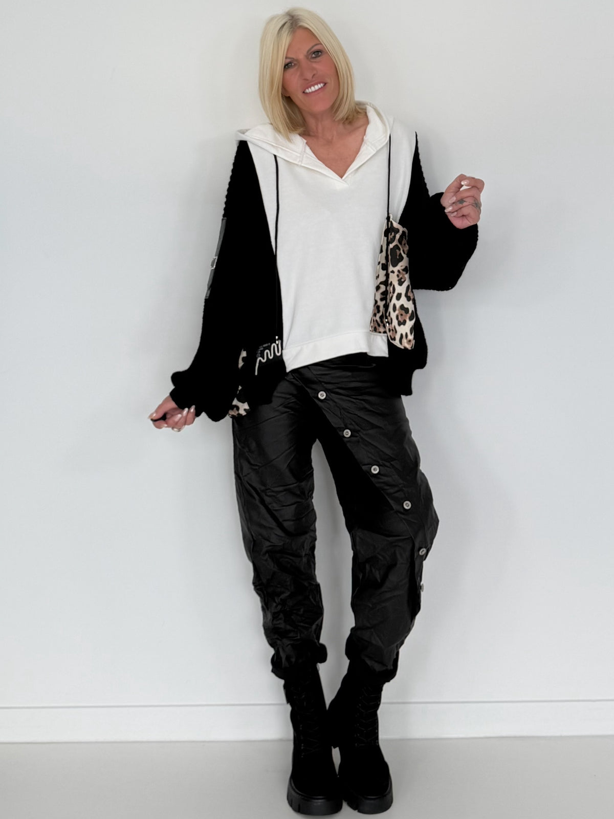 Oversized Grobstrick-Hoodie mit Sweat-Einsatz  - weiss-schwarz