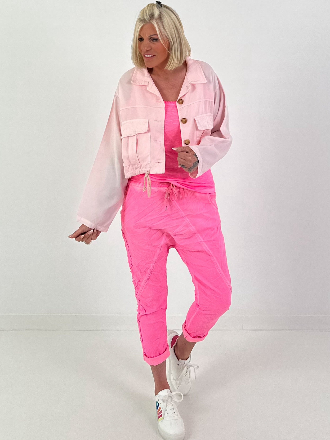 Short jacket with back print - pink