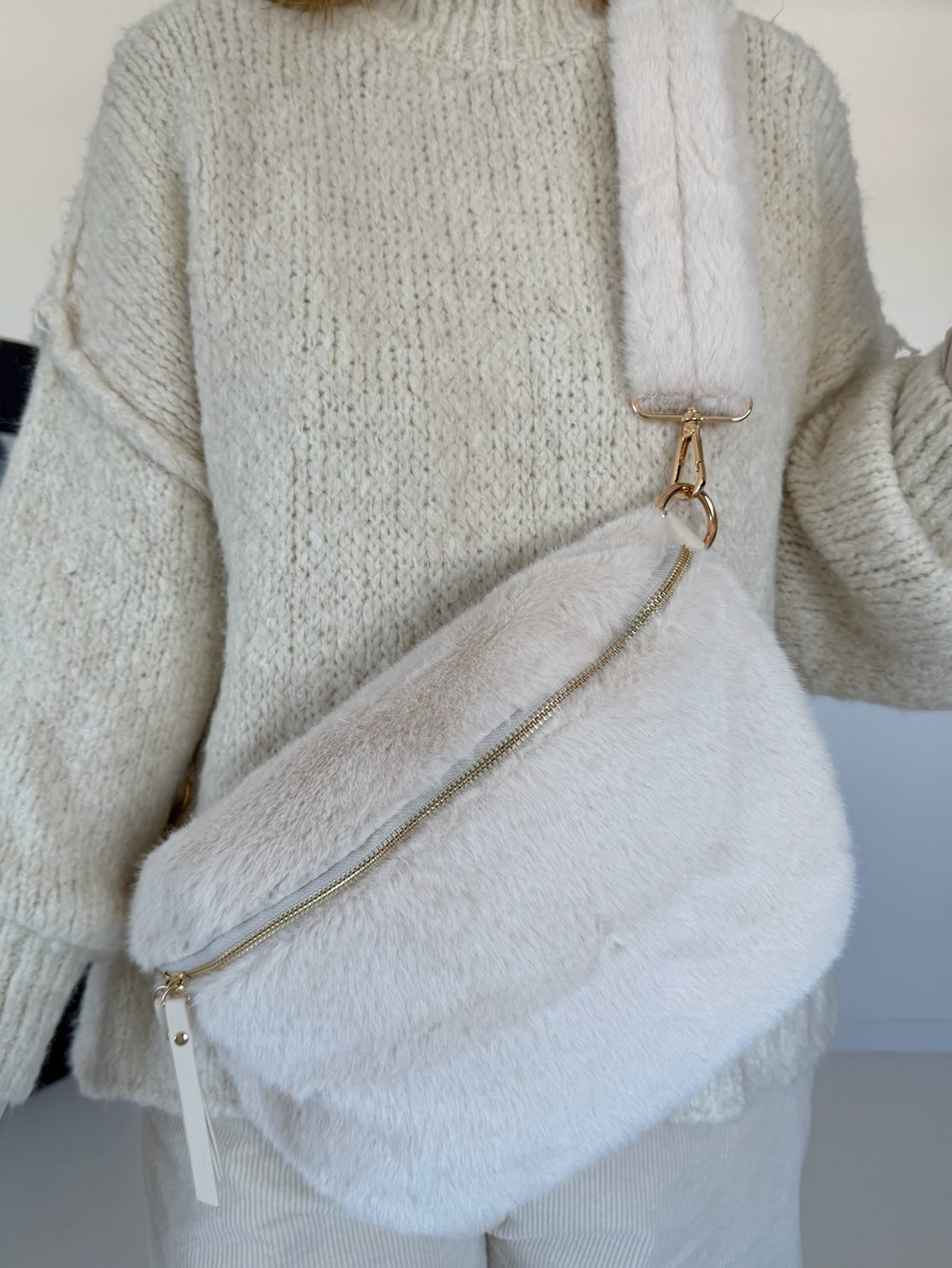Crossbody-Felltasche - ecru