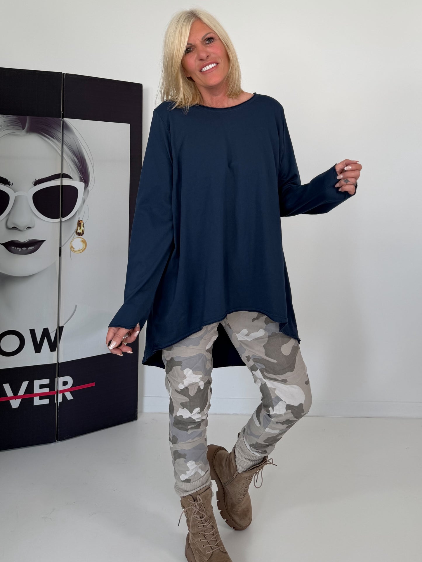 Basic Shirt mit Rundhalsausschnitt - marine