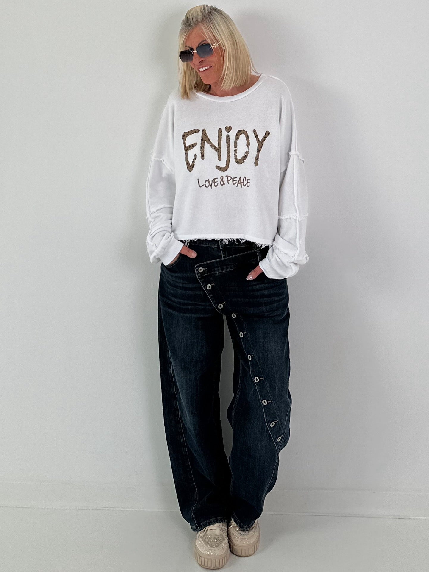 Sweater with purl seams and print - white
