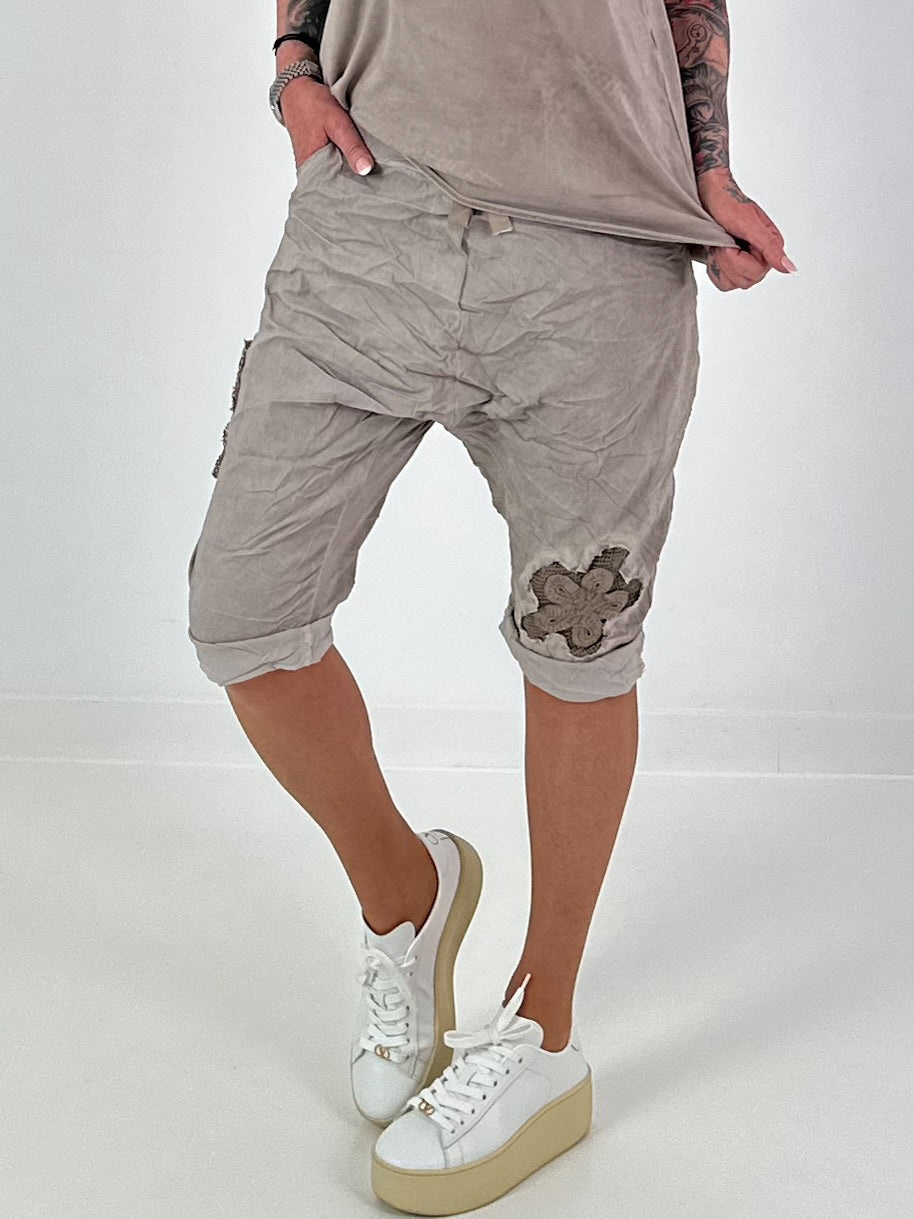 Short Baggy with Crochet Flowers and Sequins - Taupe