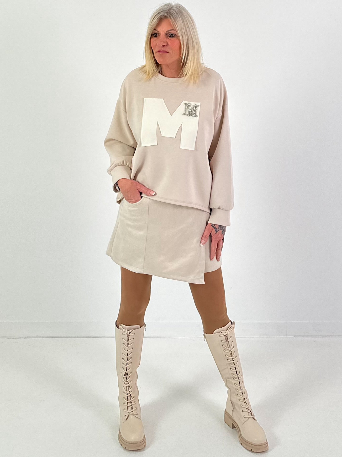 Sweatshirt model "Edition M" - beige