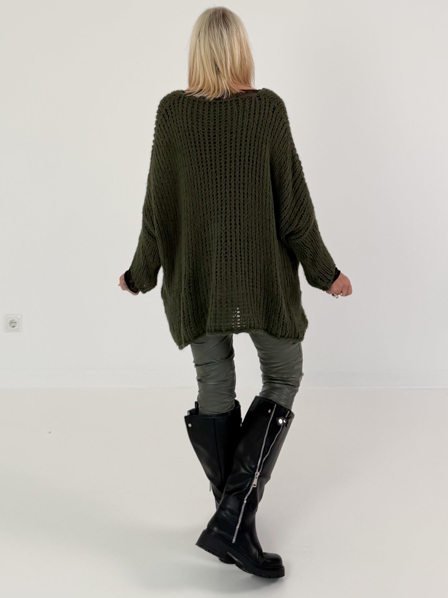 Soft Oversized Chunky Knit Sweater - Olive